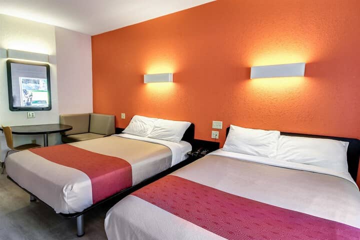 Room 8 of 34